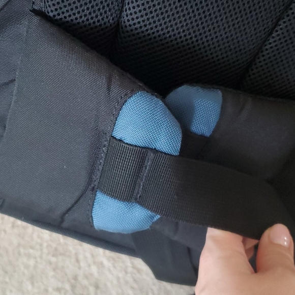 Lowepro camera backpack - Picture 5 of 10